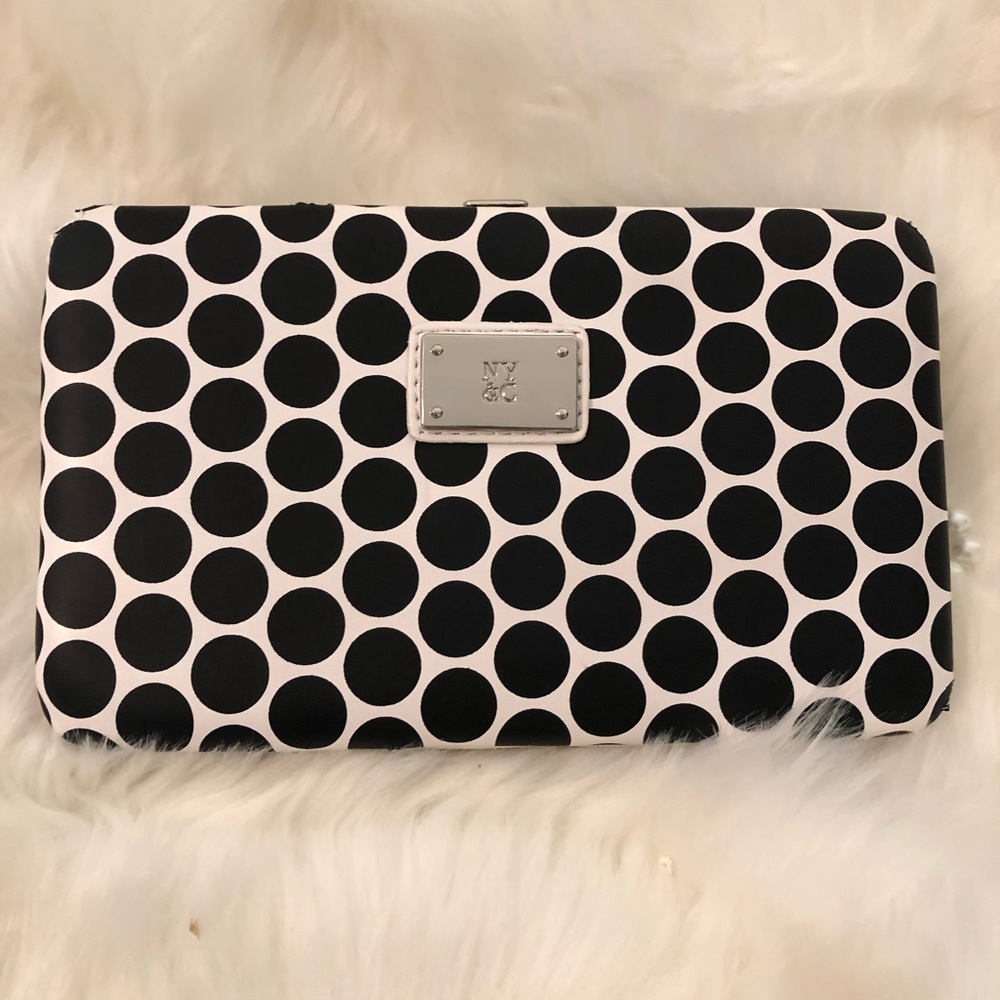 NWT NY&C black and white large wallet